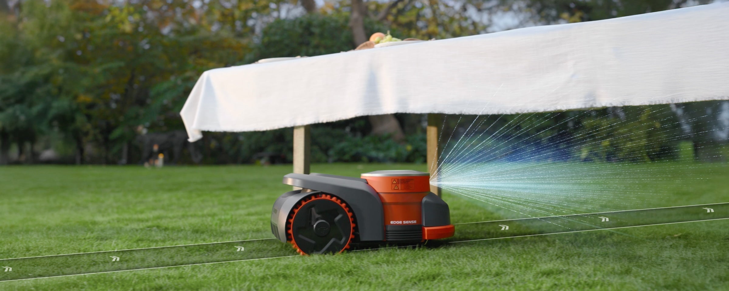 <p>Die 3D-LiDAR-Wahrnehmung schätzt Wege unter hängenden Objekten wie Schaukeln und Trampolinen ein. Nur sichere Wege werden befahren, Bereiche mit hohem Risiko werden gemieden.</p>