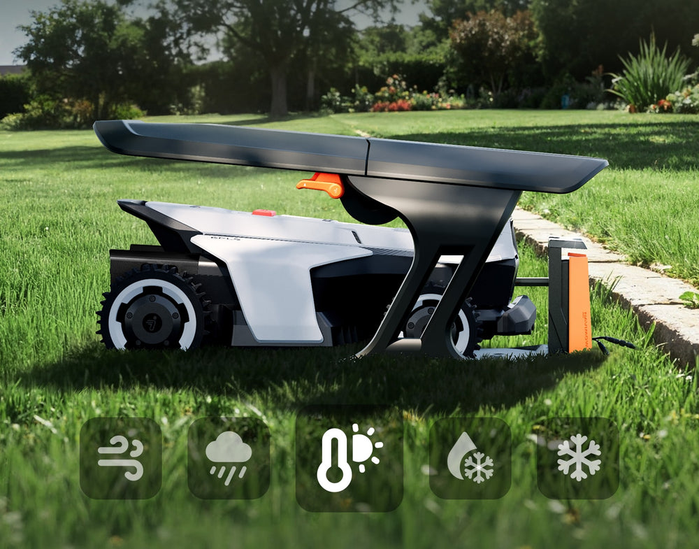 Der Navimow i105E Mähroboter parkt geschützt unter einem kleinen Dach.