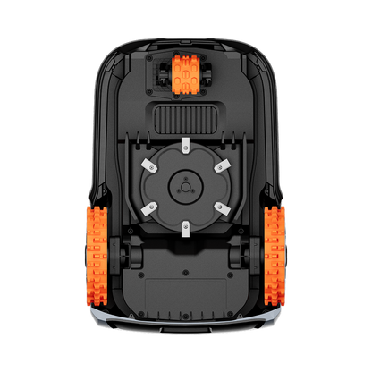 Segway Navimow i105E Mähroboter von unten auf einem weißen Hintergrund.