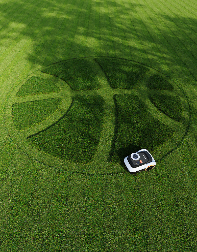 Der Navimow i105E Mähroboter mäht ein Basketballmuster in den Rasen.